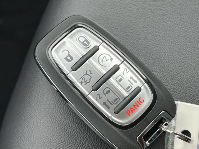 New 2027 Chrysler Pacifica Select AWD/4WD image 33