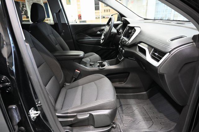 Used 2024 GMC Terrain SLE w/ Driver Convenience Package image 10