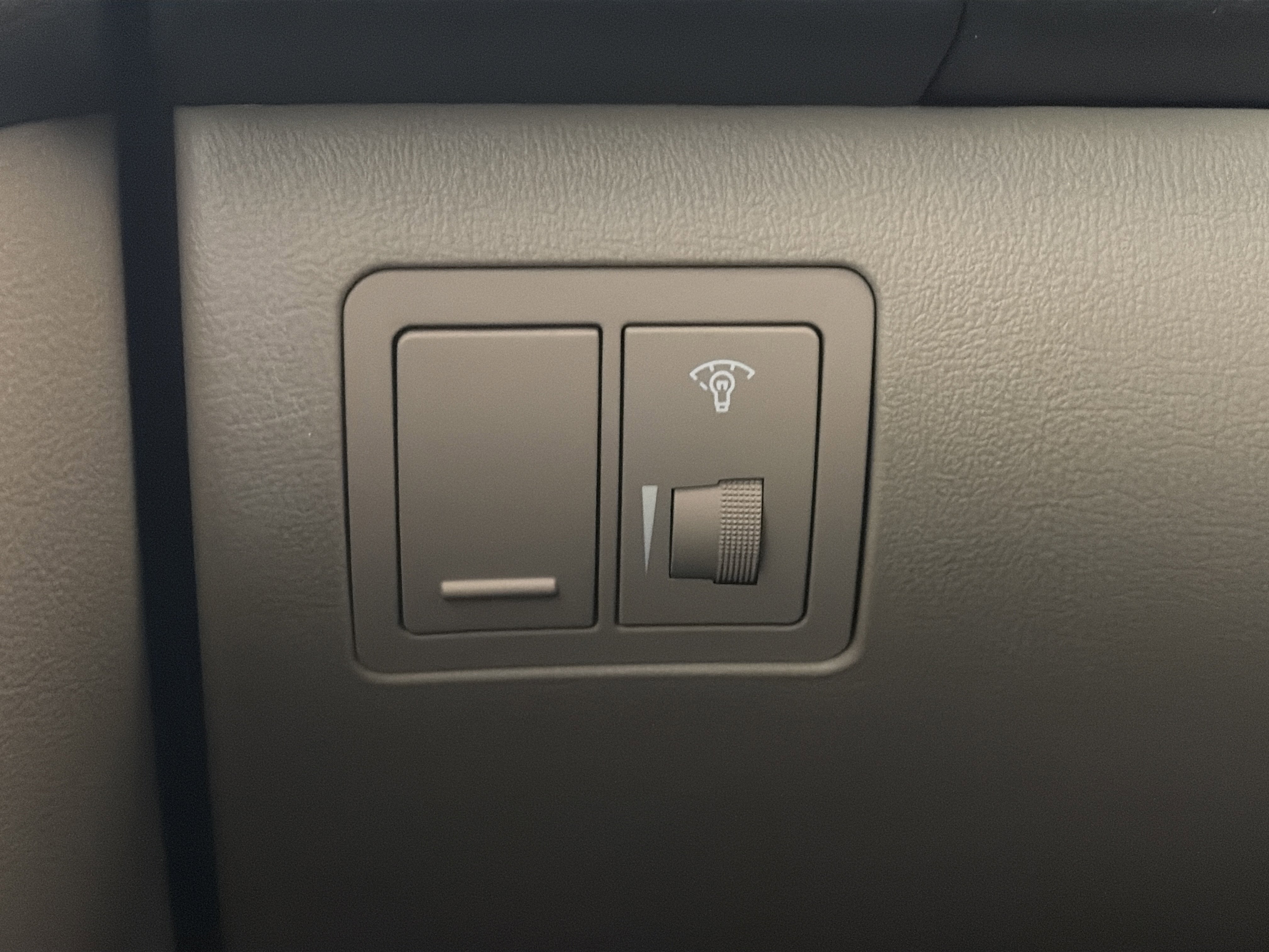 Used 2010 Hyundai Elantra GLS image 23