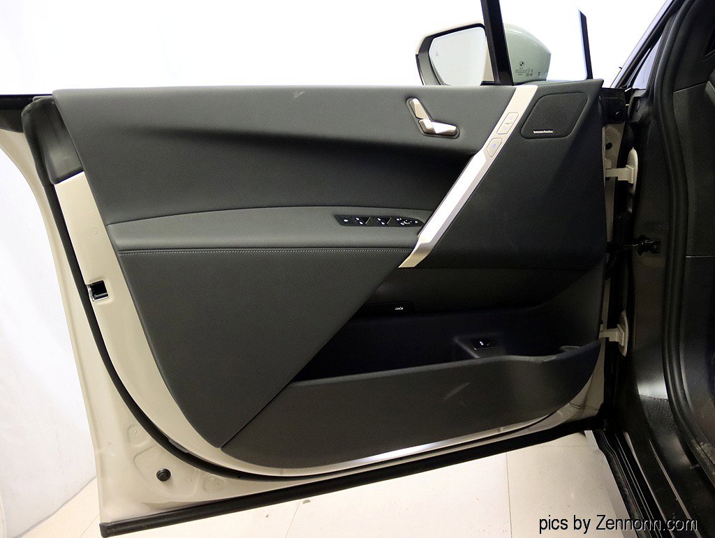 Used 2026 BMW iX xDrive45 w/ Premium Package image 28