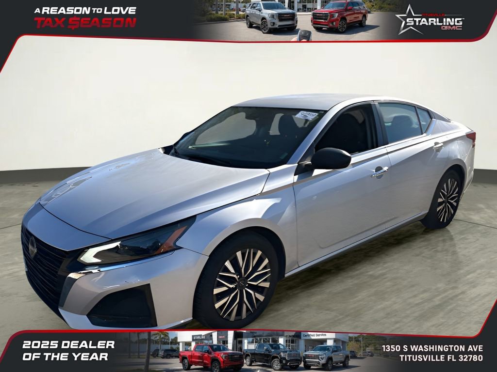 Used 2024 Nissan Altima 2.5 SV image 1