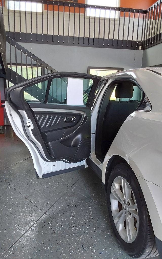 Used 2014 Ford Taurus SEL w/ Equipment Group 201A FWD image 18