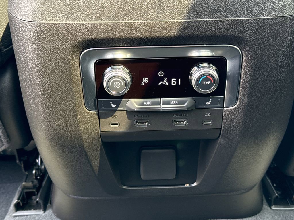 Certified 2025 GMC Yukon XL Denali w/ Denali Reserve Package image 31