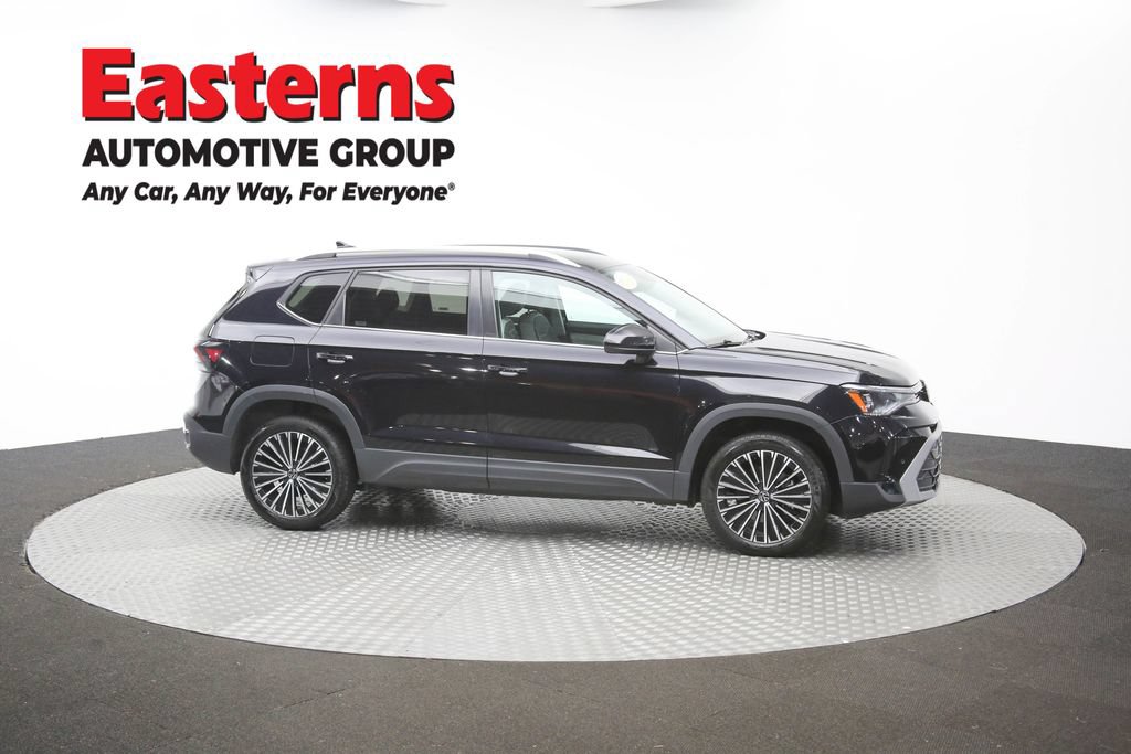 Used 2025 Volkswagen Taos SE FWD image 42