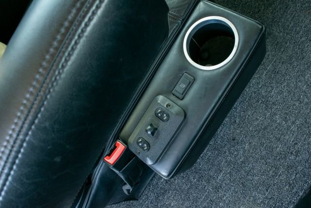 Used 2010 Mercedes-Benz Sprinter 2500 image 31