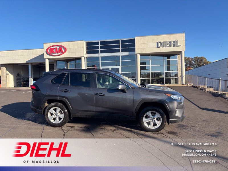 Used 2019 Toyota RAV4 XLE w/ Convenience Package AWD/4WD image 1