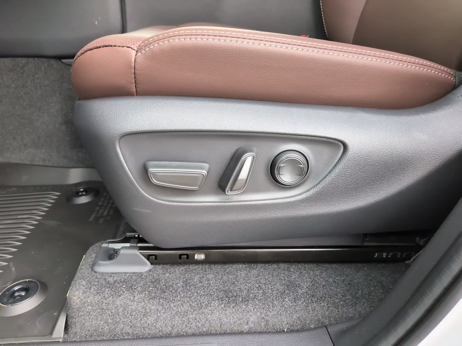 New 2027 Toyota Land Cruiser AWD/4WD image 15