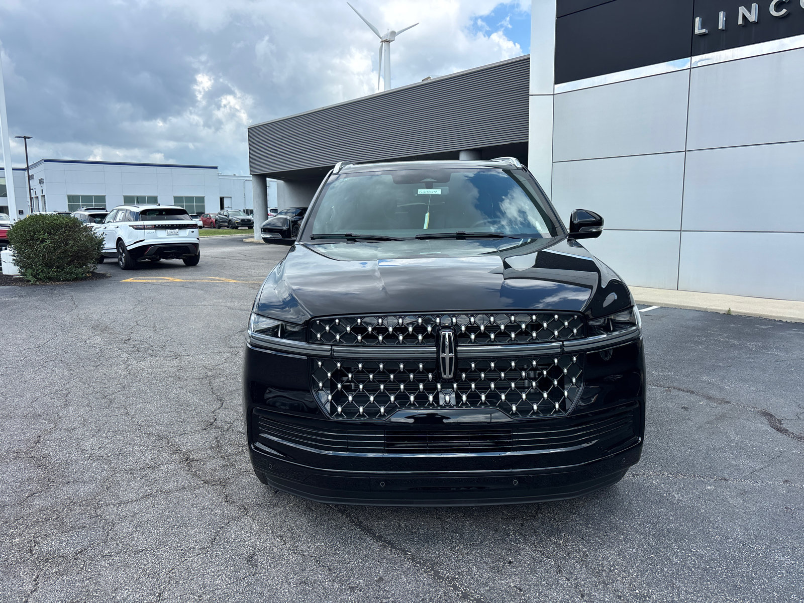 New 2027 Lincoln Navigator L Black Label AWD/4WD image 2