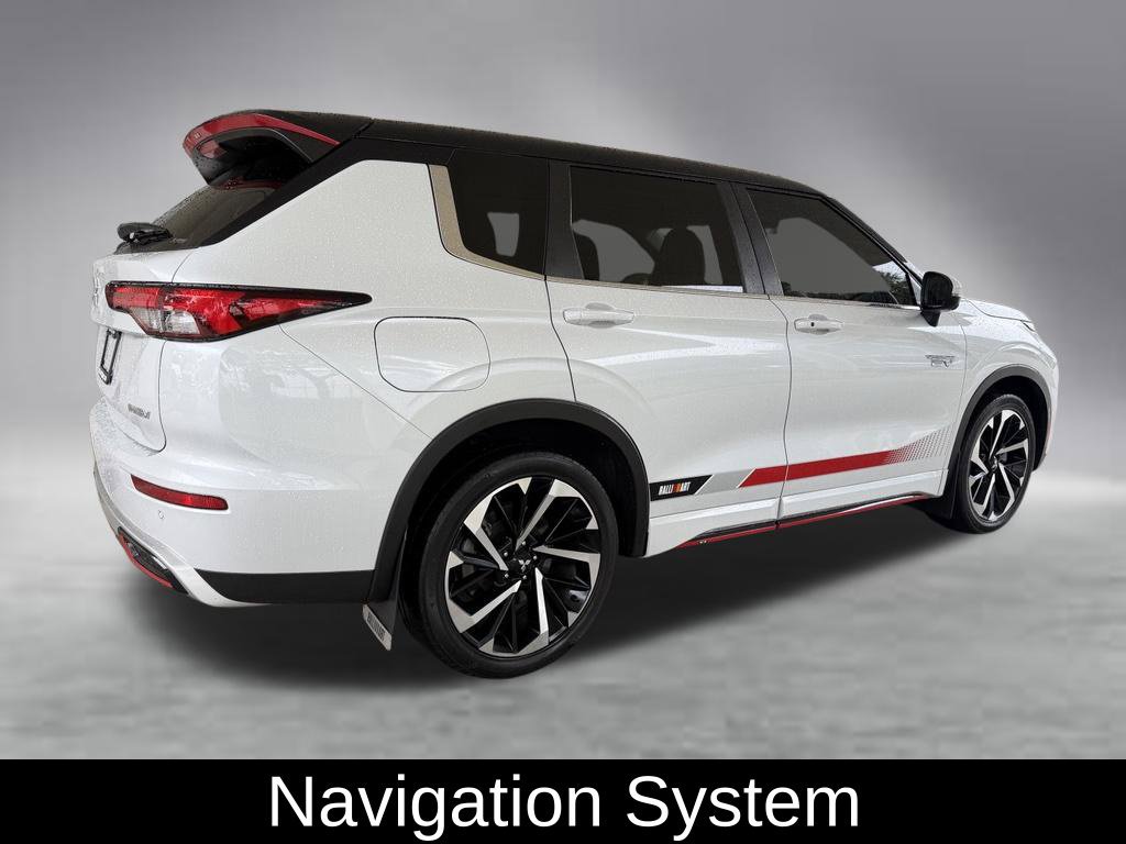 Used 2023 Mitsubishi Outlander 4WD Plug-In Hybrid image 3