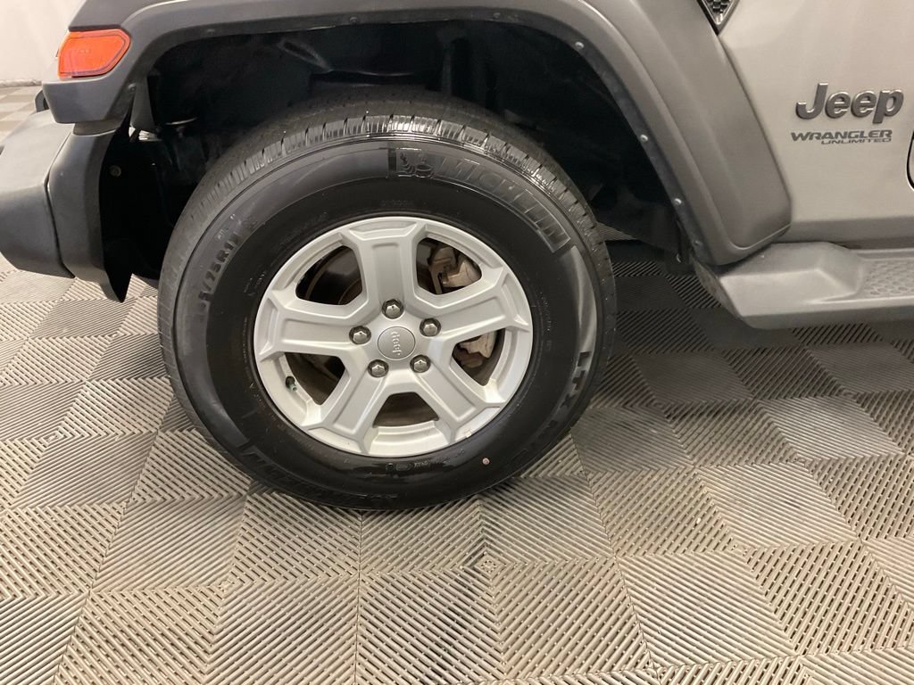 Used 2022 Jeep Wrangler Unlimited Sport AWD/4WD image 9