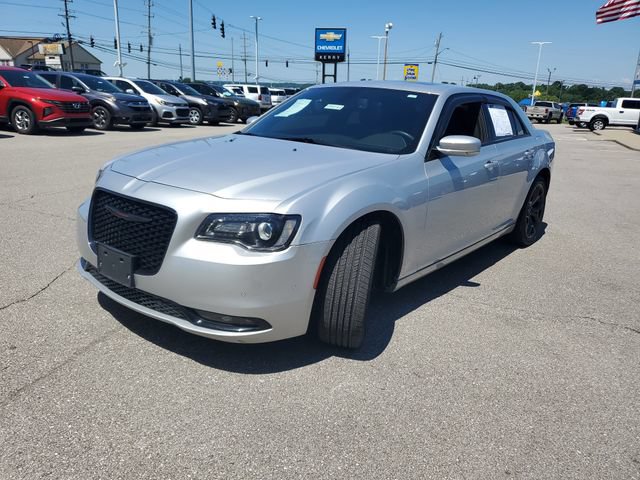 Used 2022 Chrysler 300 S RWD image 2