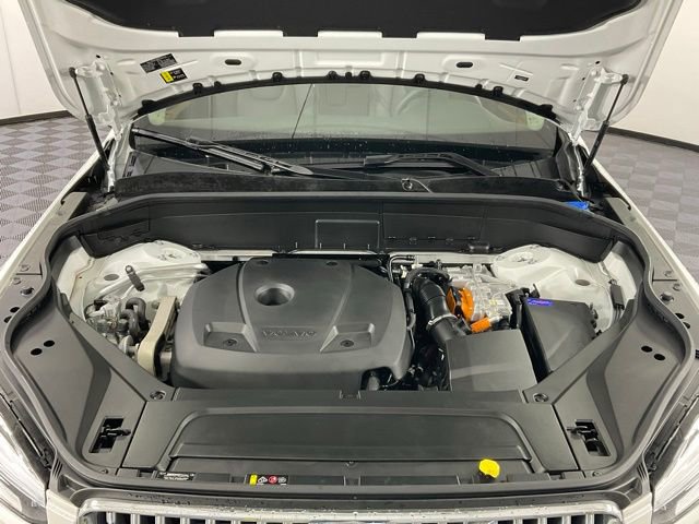 Certified 2024 Volvo XC90 T8 Plus w/ Protection Package Premier AWD/4WD image 40