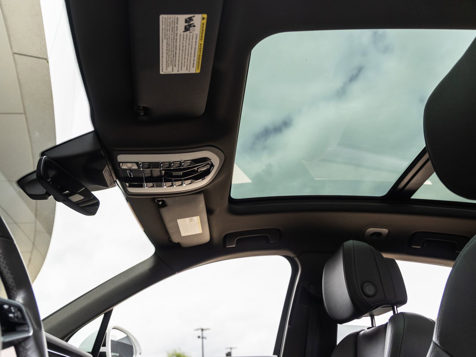 Certified 2021 Porsche Macan AWD/4WD image 25