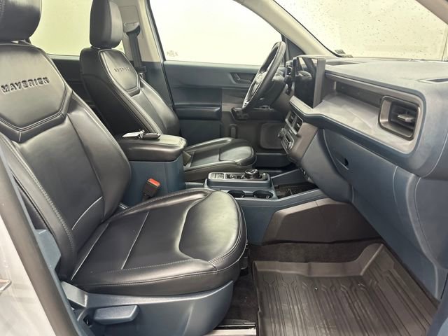 Certified 2025 Ford Maverick Lariat w/ Black Appearance Package image 10