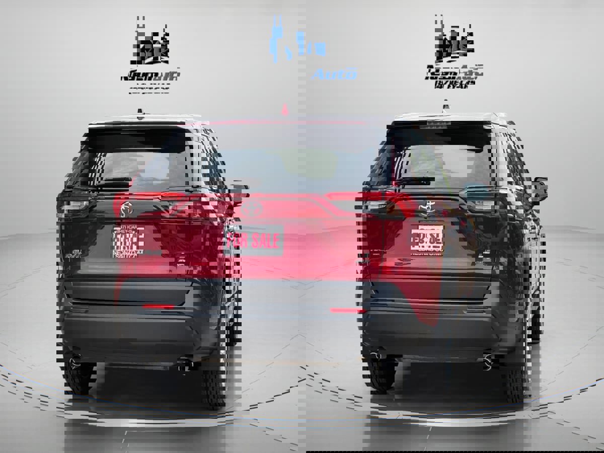 Used 2024 Toyota RAV4 LE image 5
