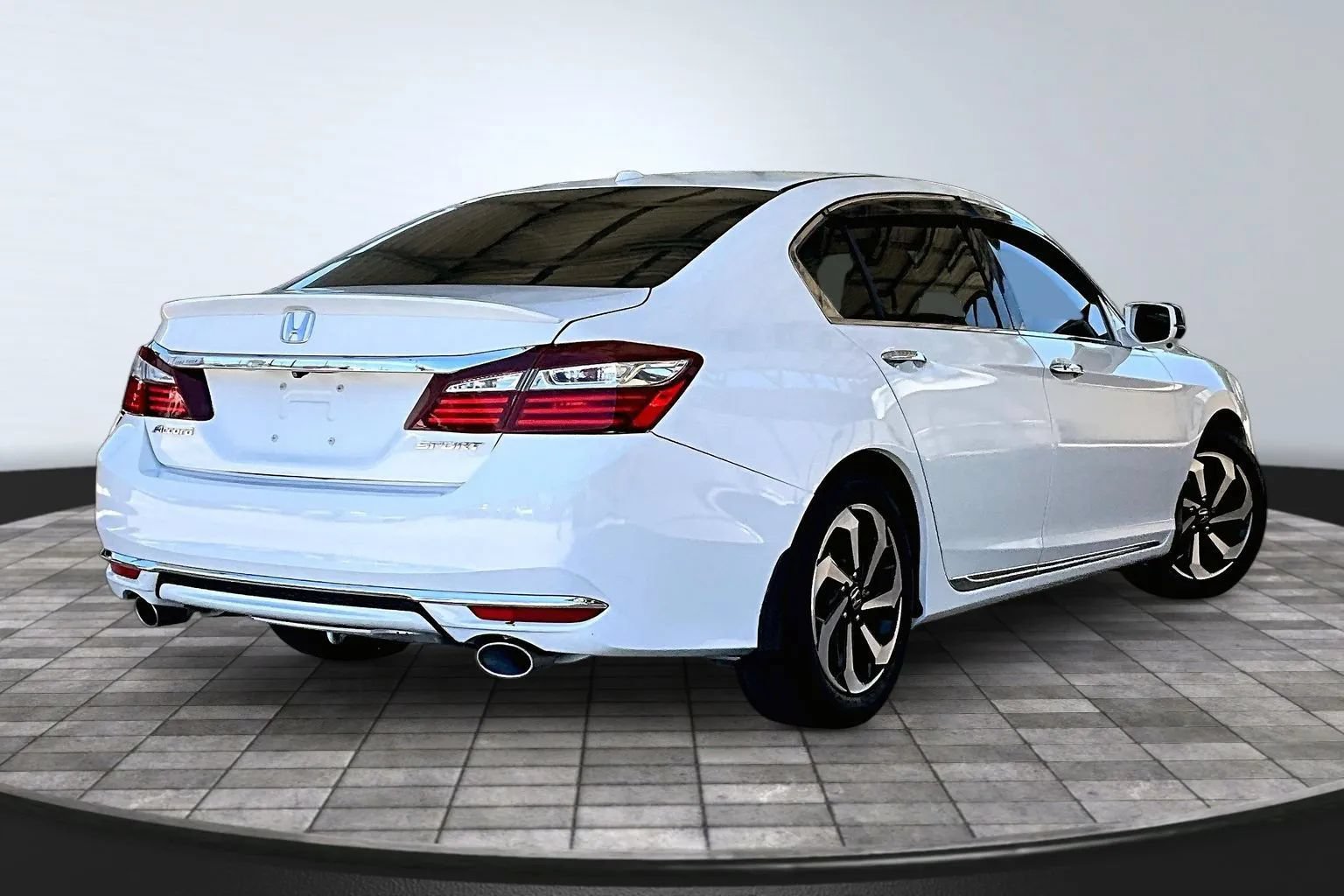 Used 2016 Honda Accord EX-L image 6