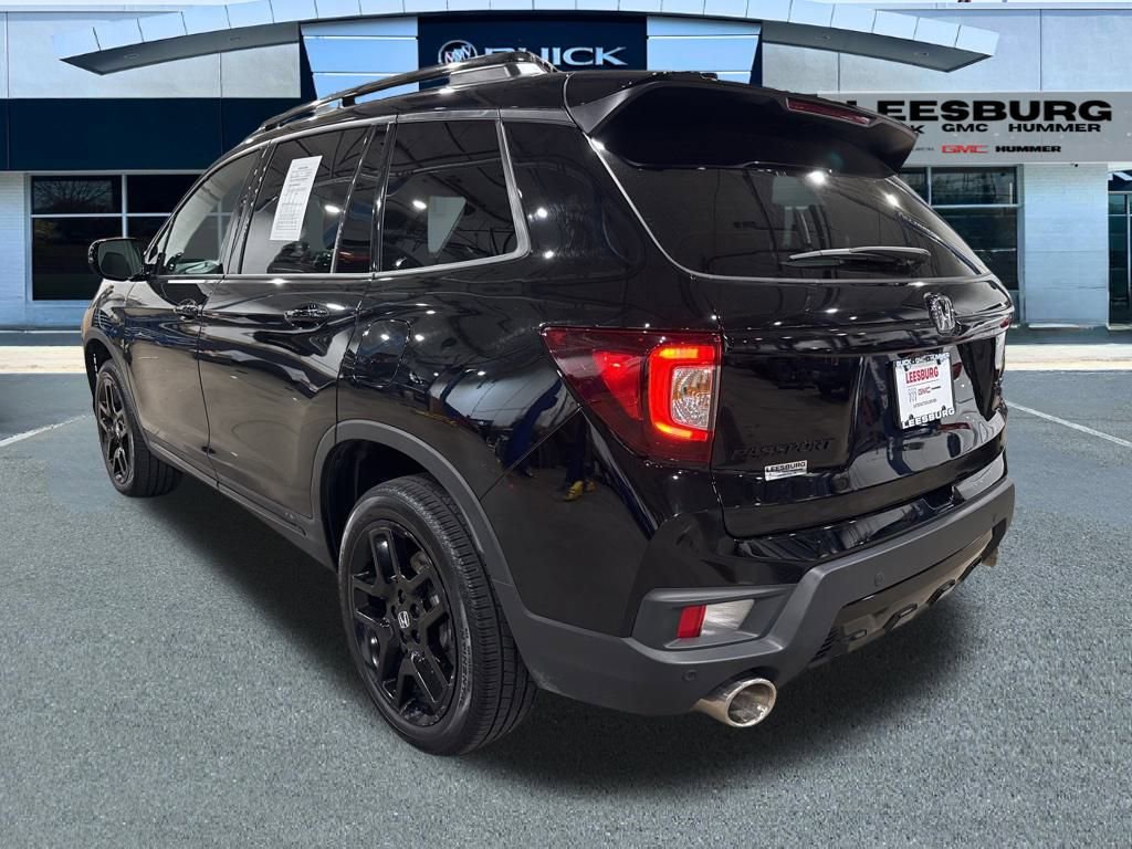 Used 2025 Honda Passport Black Edition image 5