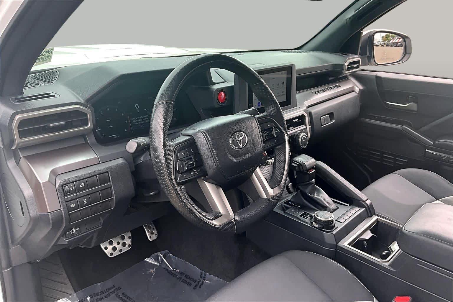 Used 2024 Toyota Tacoma TRD Sport AWD/4WD image 17