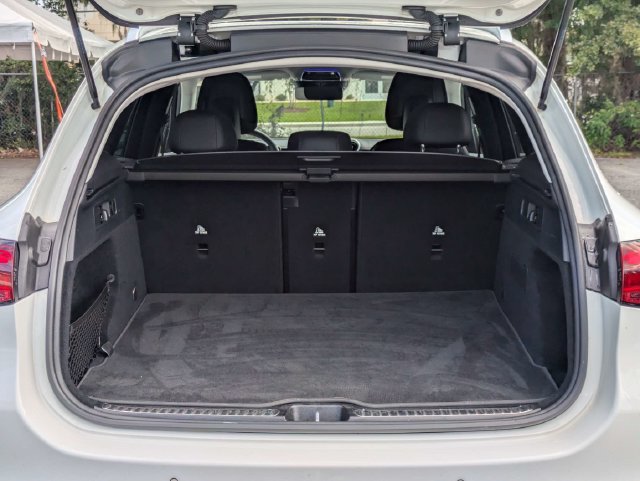 Used 2023 Mercedes-Benz GLC 300 w/ Exclusive Trim Package image 17
