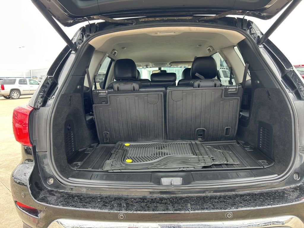 Used 2019 Nissan Pathfinder SL w/ Cargo Package image 6