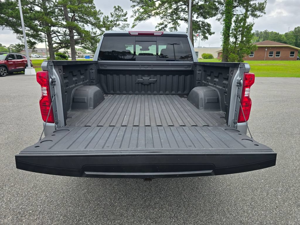 Certified 2025 Chevrolet Silverado 1500 LT w/ Leather Package AWD/4WD image 23