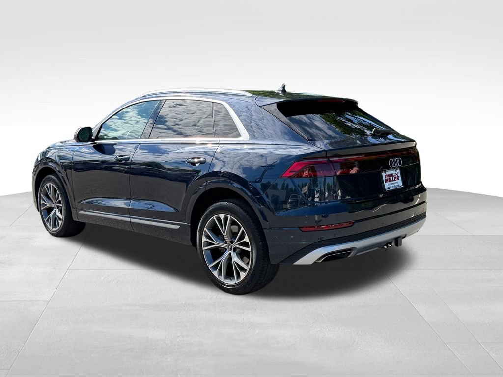 Used 2024 Audi Q8 Premium AWD/4WD image 5