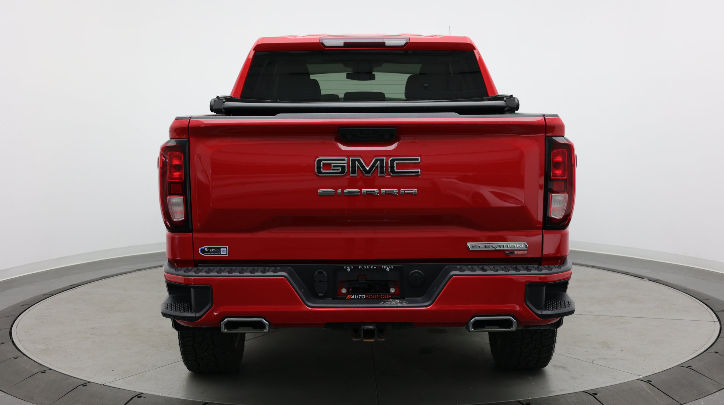Used 2023 GMC Sierra 1500 Elevation w/ LPO, Elevation Black Package AWD/4WD image 6
