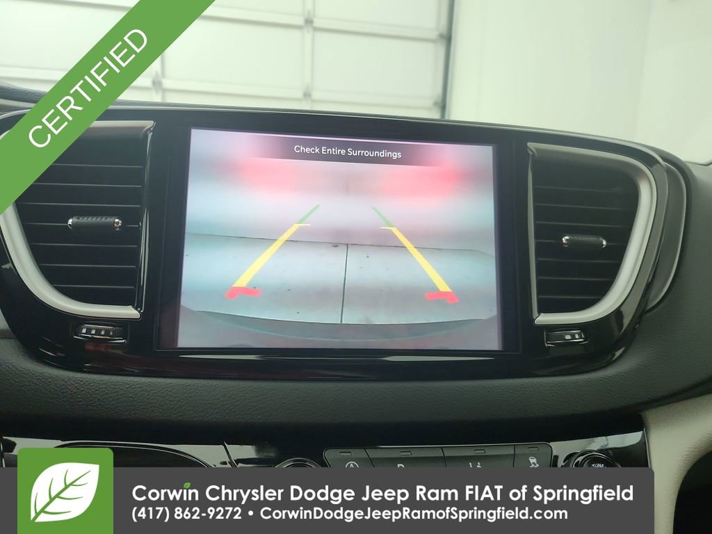 Certified 2023 Chrysler Pacifica Touring-L image 25