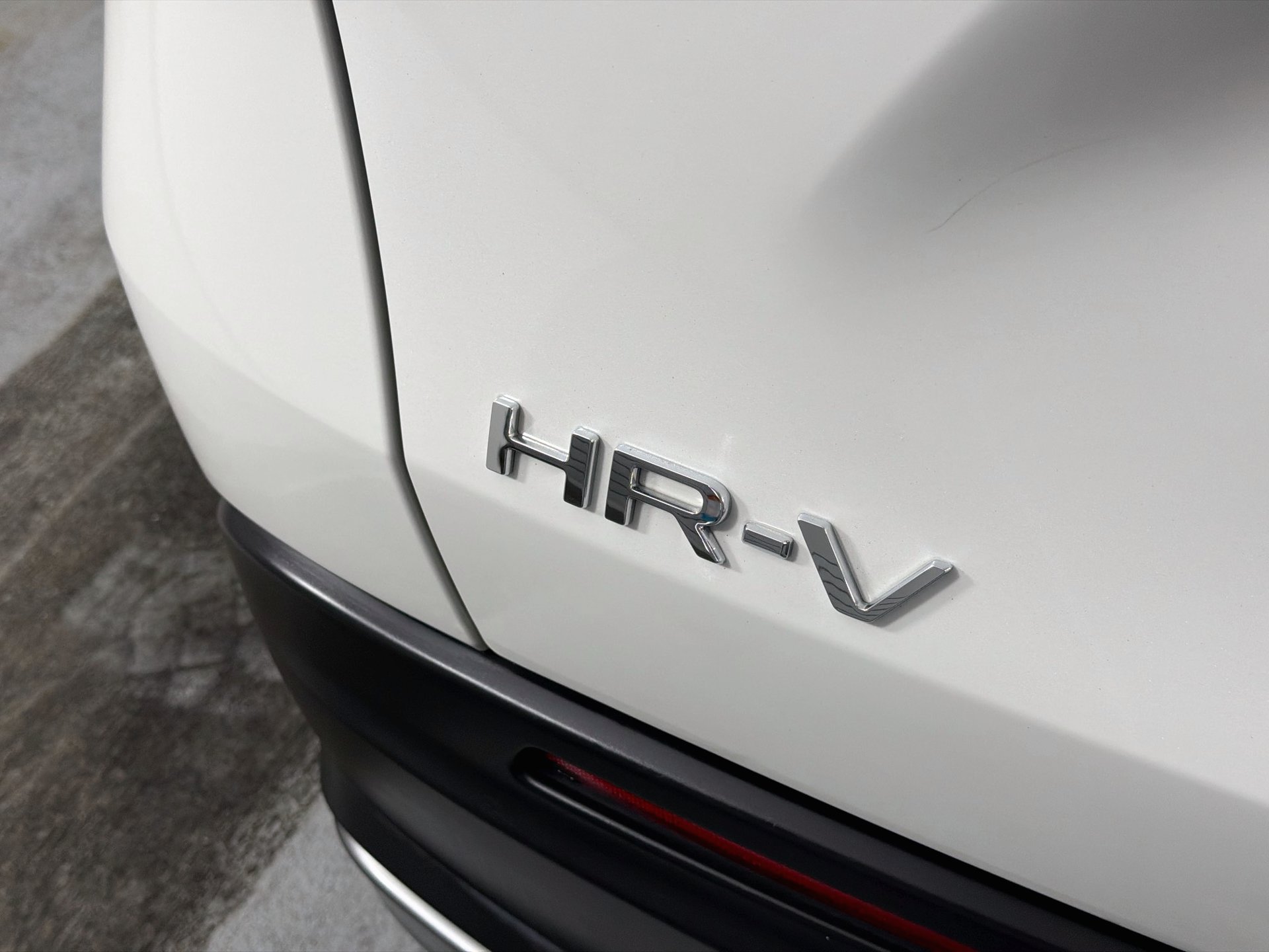 Used 2025 Honda HR-V Sport image 11