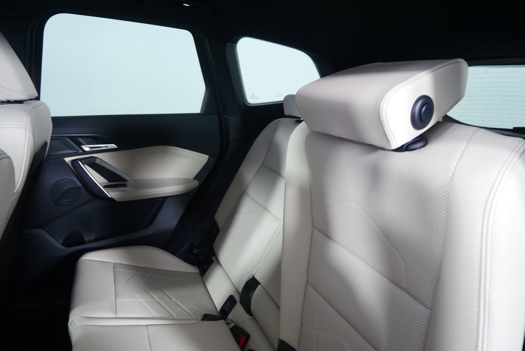 Used 2025 BMW X1 xDrive28i AWD/4WD image 14