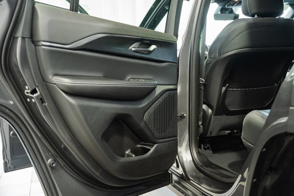 New 2026 Jeep Grand Cherokee Laredo X AWD/4WD image 40