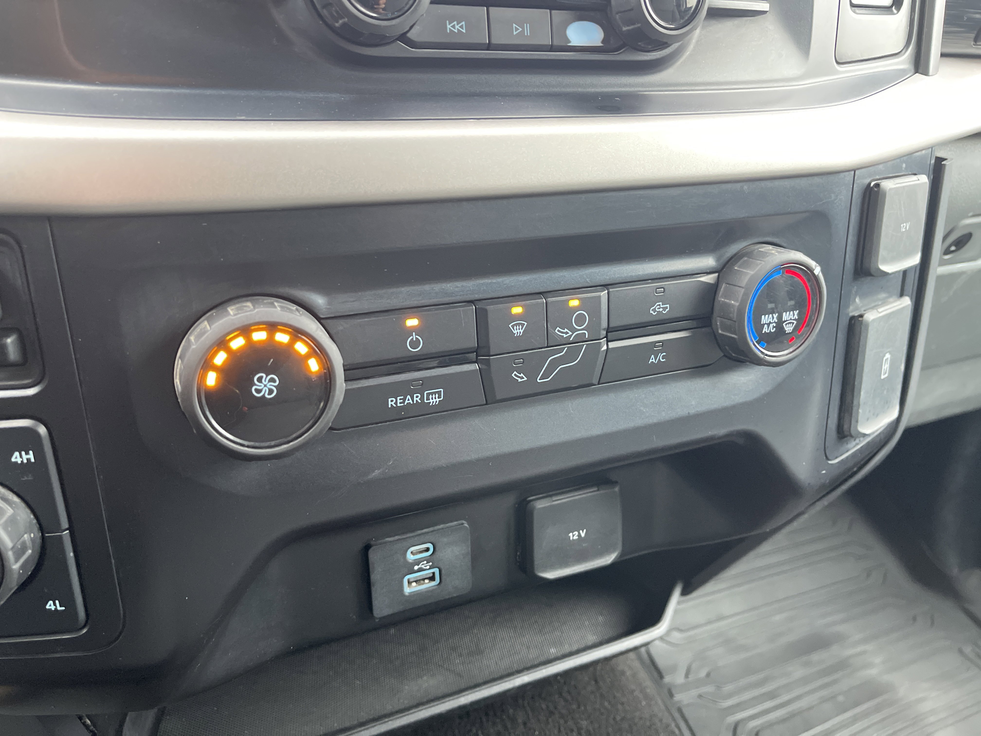 Used 2021 Ford F150 XLT w/ FX4 Off-Road Package image 18