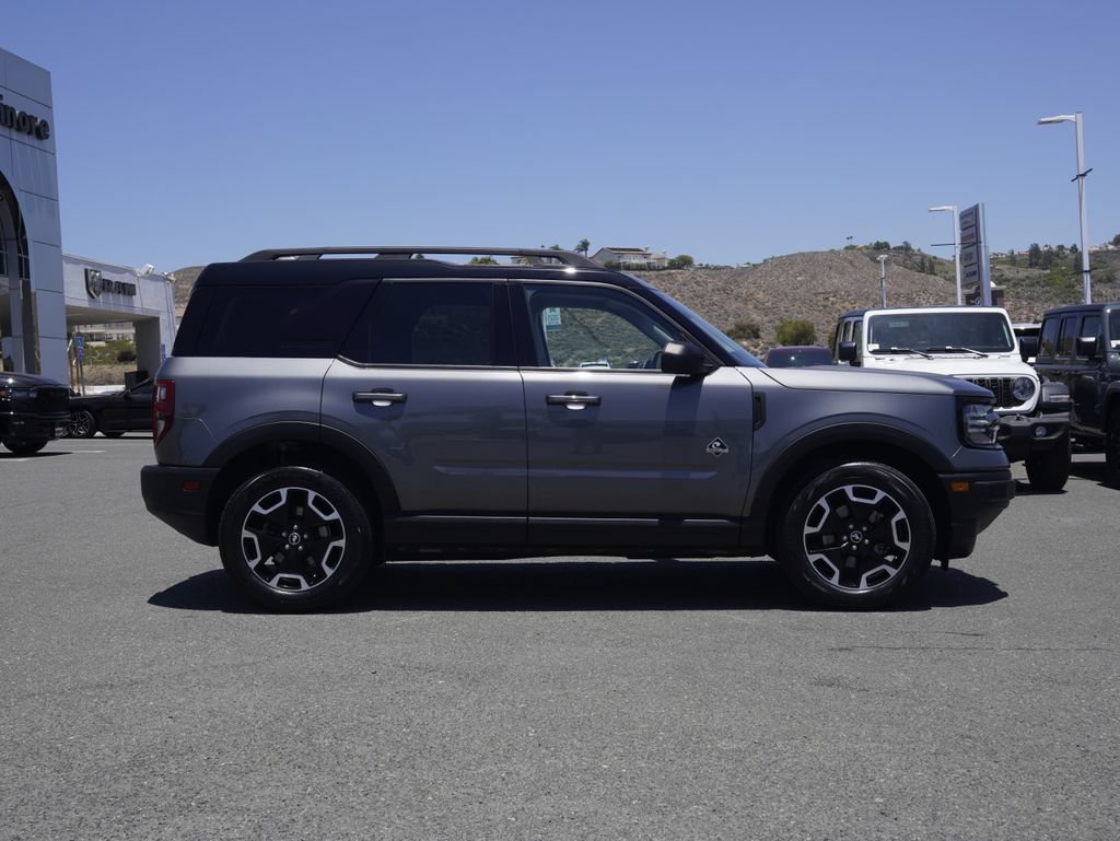 Used 2023 Ford Bronco Sport Outer Banks w/ Tech Package AWD/4WD image 3
