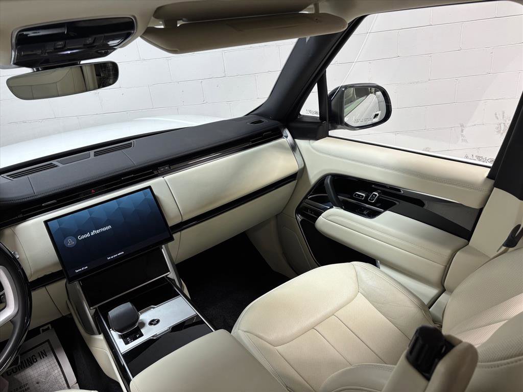 Used 2025 Land Rover Range Rover Long Wheelbase SE image 36