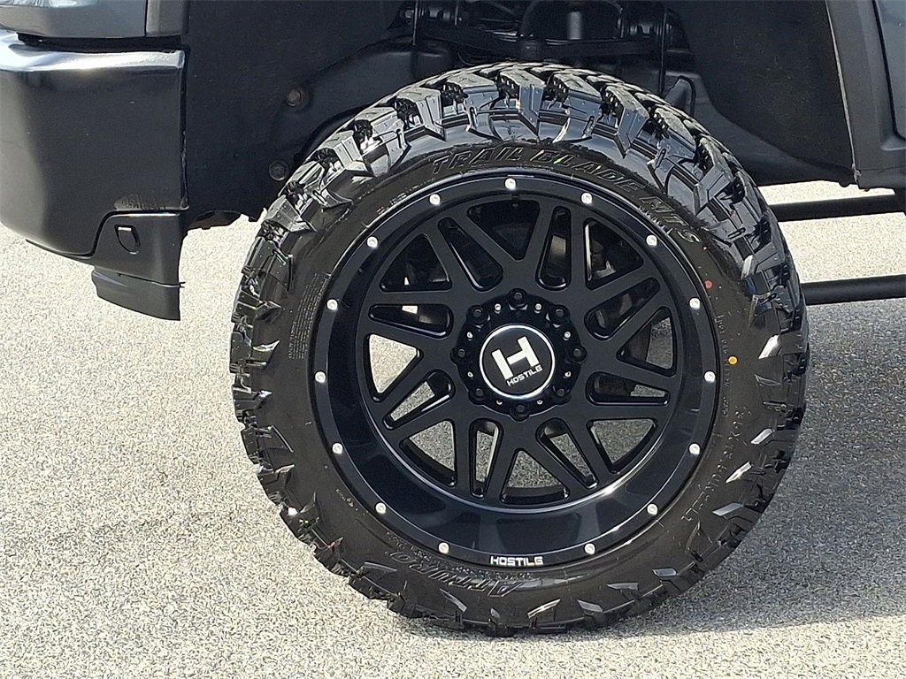 Used 2020 Chevrolet Silverado 2500 LTZ w/ LTZ Premium Package image 10