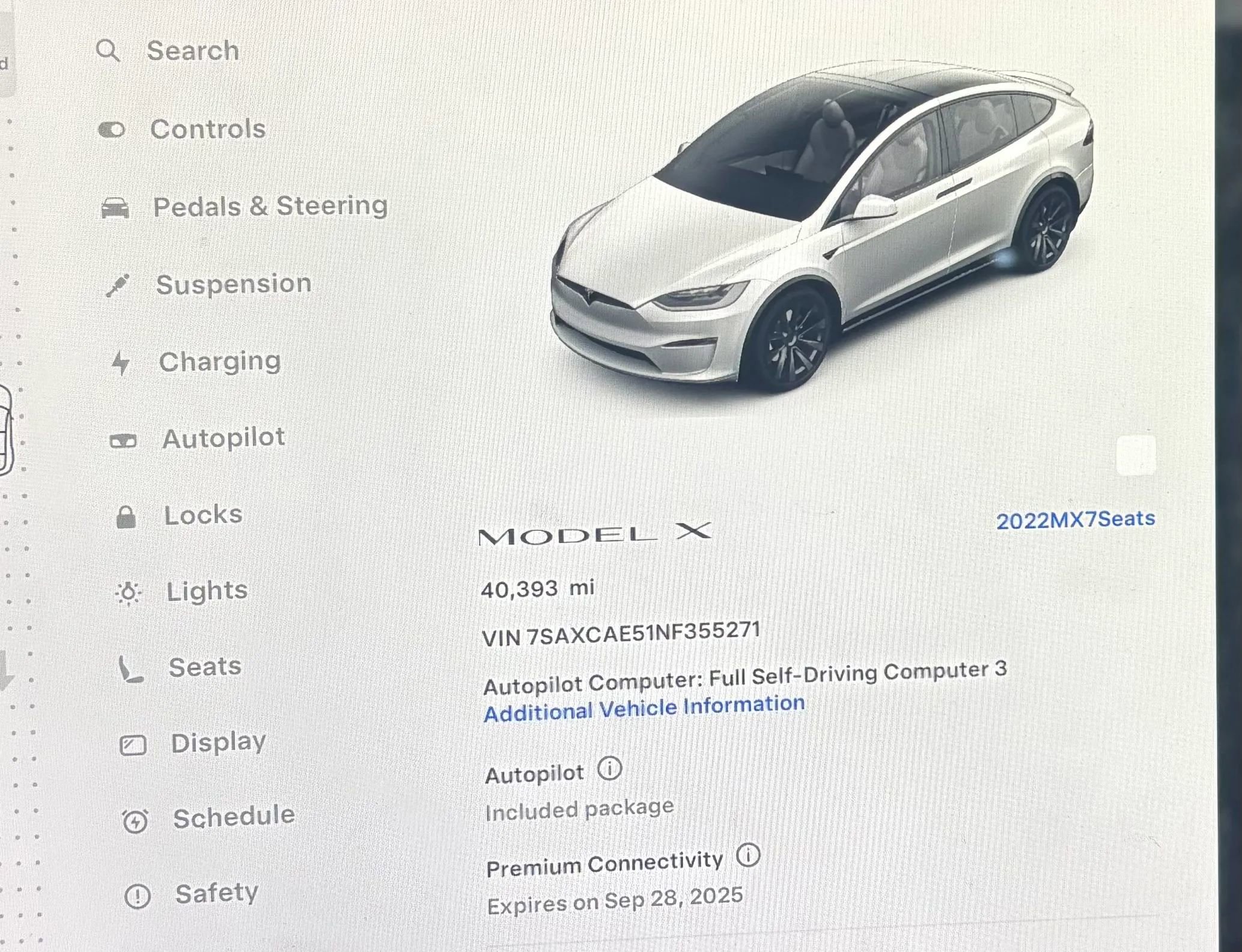 Used 2022 Tesla Model X image 15
