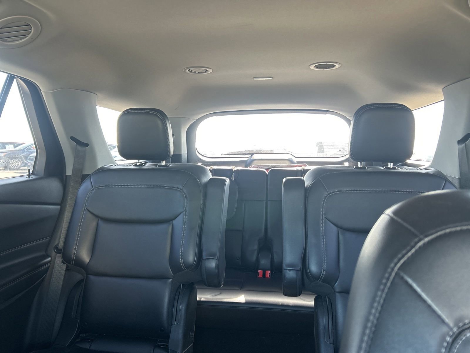 Used 2023 Ford Explorer XLT w/ Equipment Group 202A RWD image 14