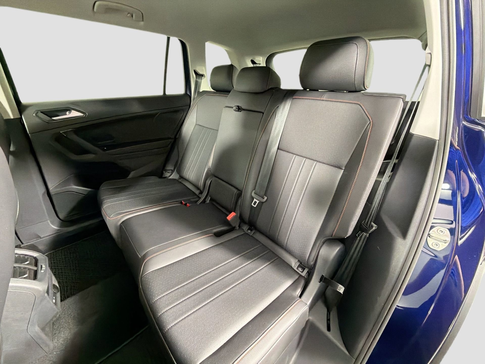 Used 2024 Volkswagen Tiguan Wolfsburg Edition image 27