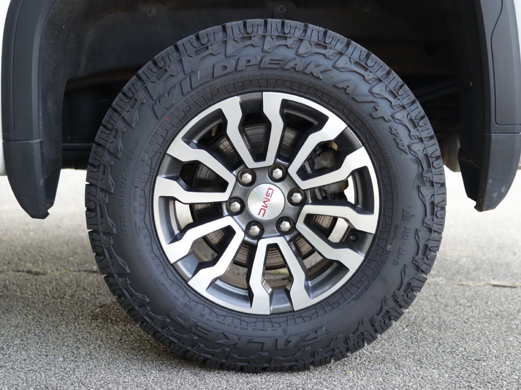 Used 2023 GMC Sierra 1500 AT4 w/ Technology Package AWD/4WD image 44