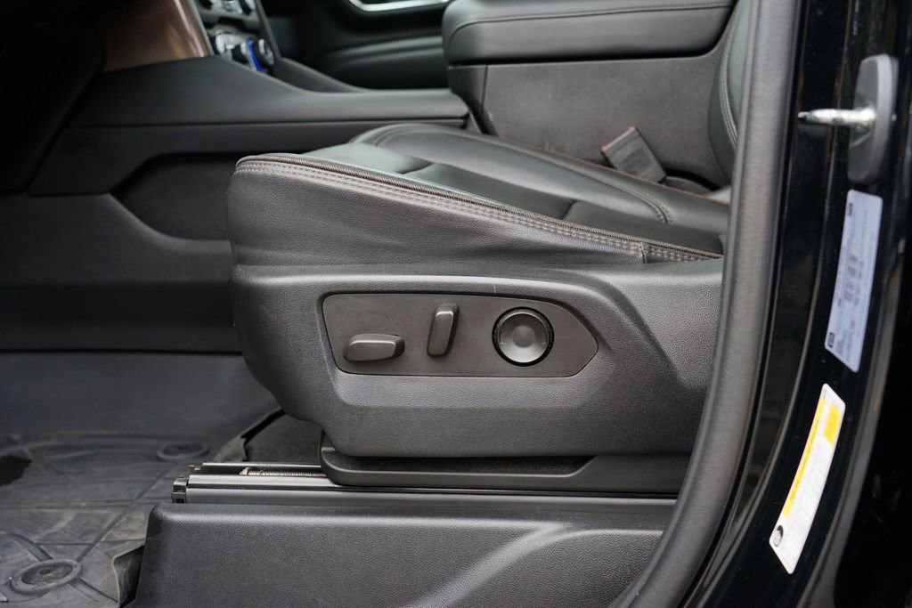 Used 2023 Chevrolet Suburban High Country w/ Premium Package image 15