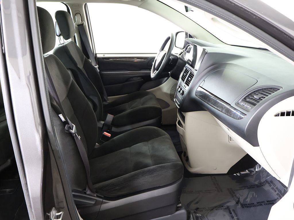 Used 2016 Dodge Grand Caravan American Value Package image 19