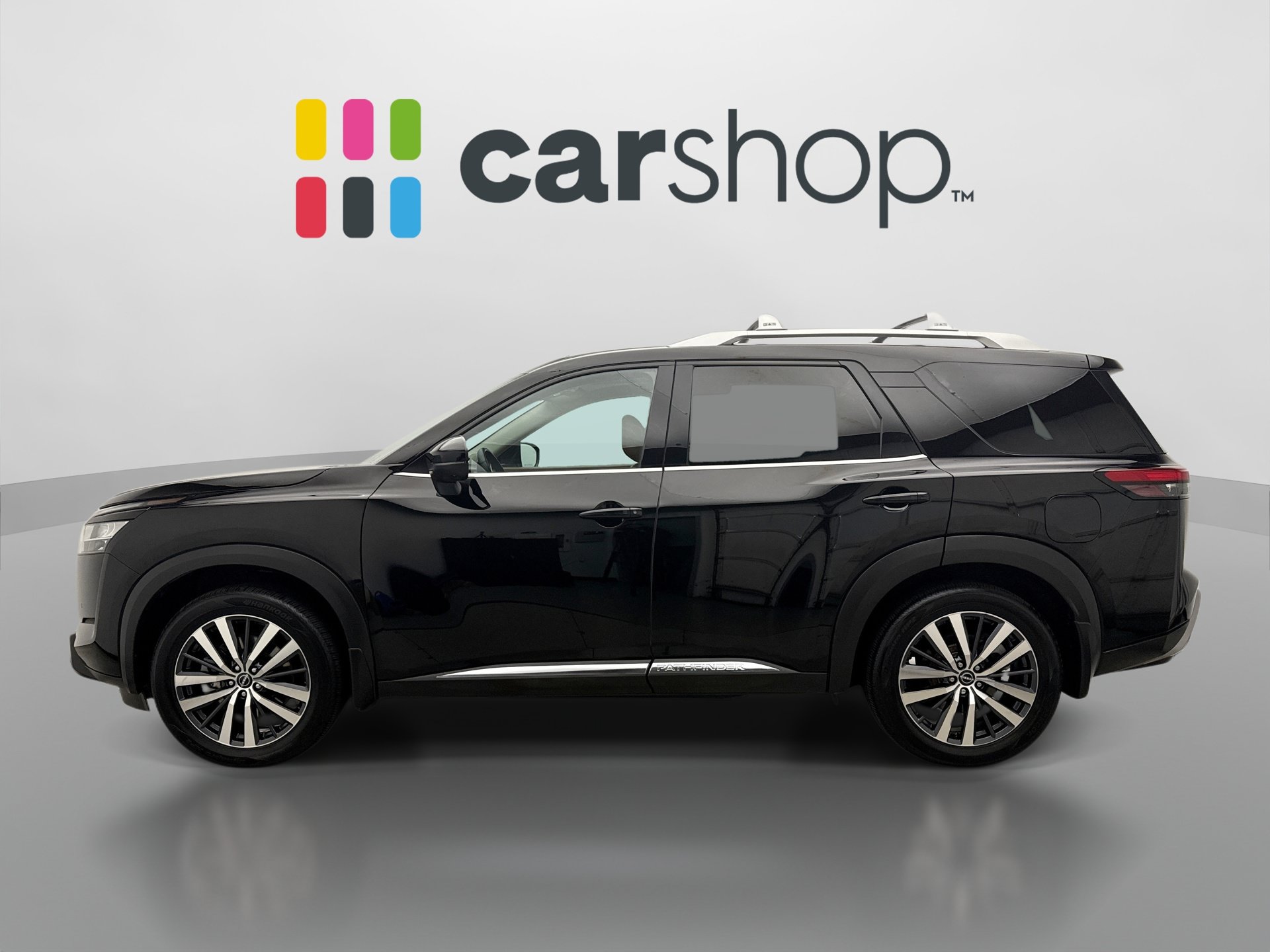 Used 2022 Nissan Pathfinder Platinum w/ Cargo Package AWD/4WD image 2