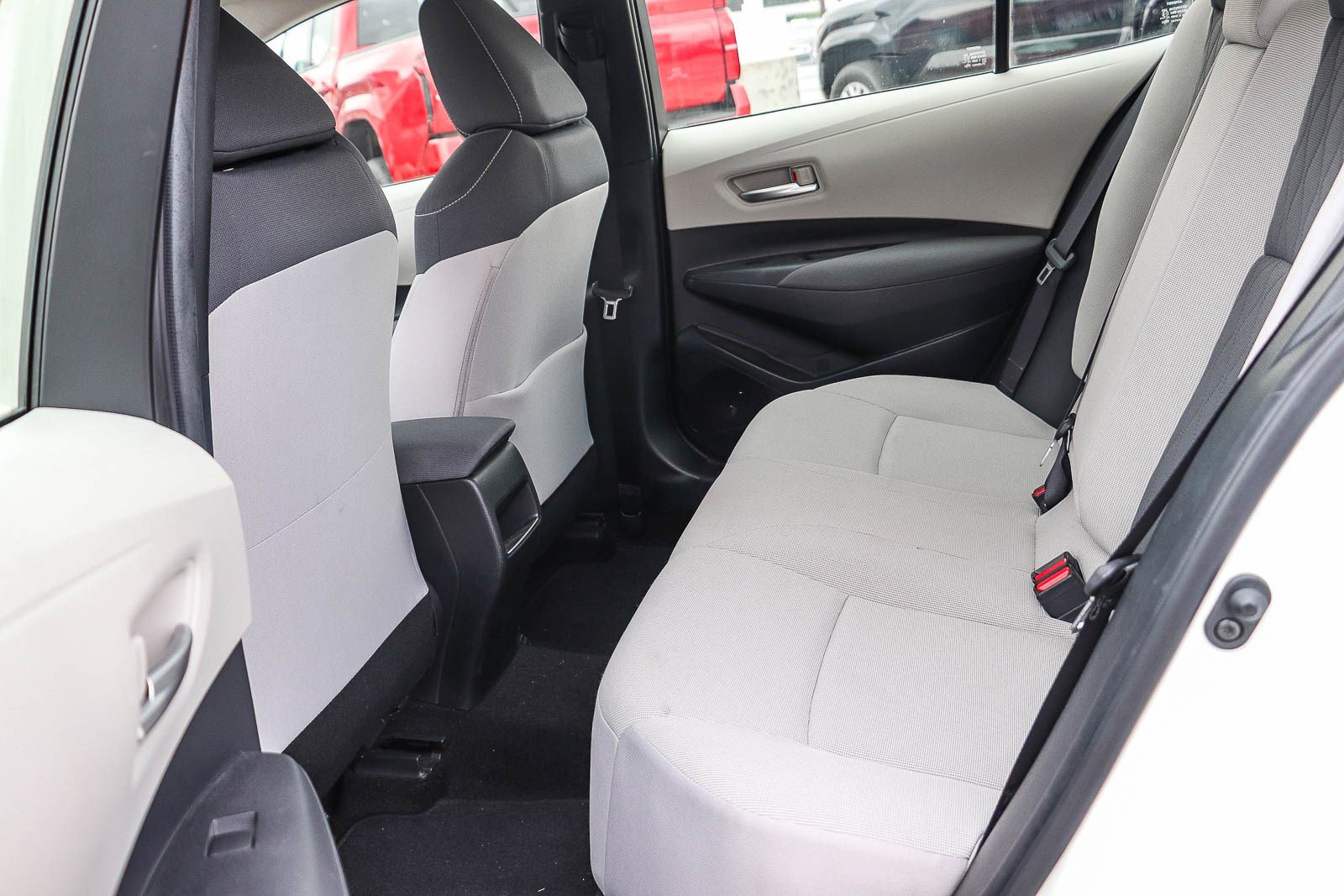 Used 2020 Toyota Corolla LE w/ Carpet Mat Package (TMS) image 18