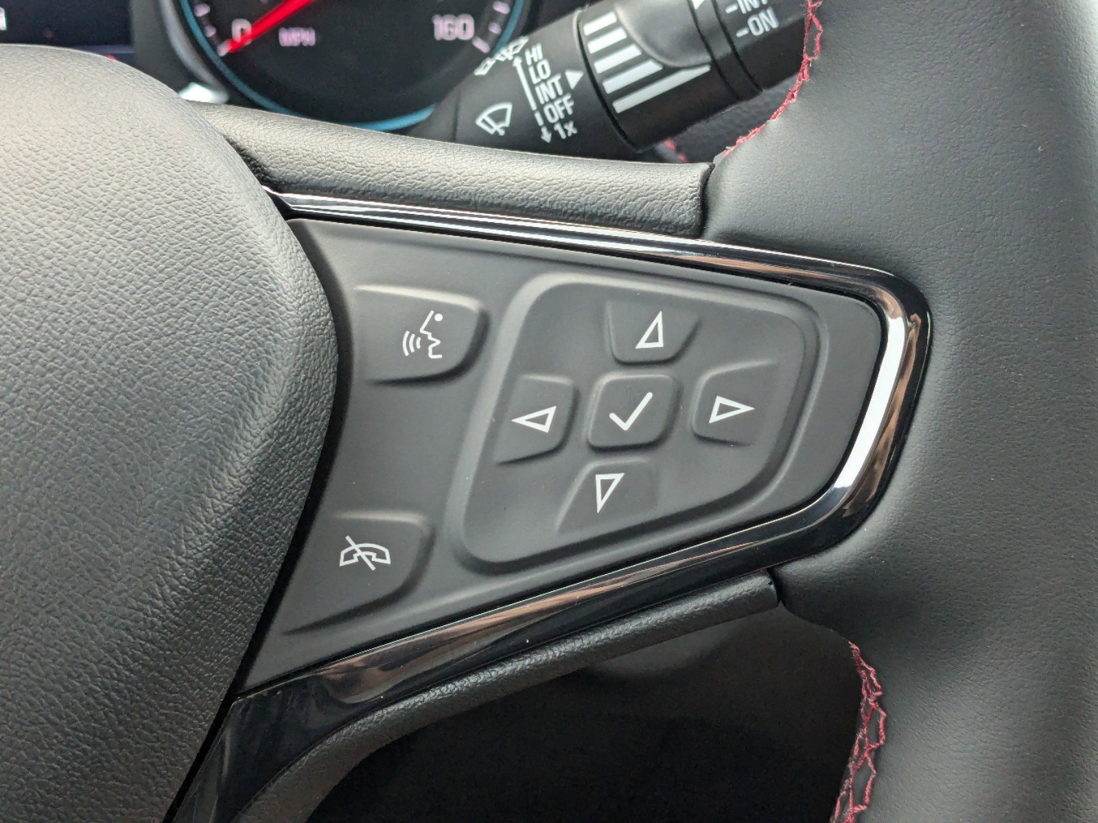 Used 2024 Chevrolet Equinox RS w/ RS Leather Package image 9