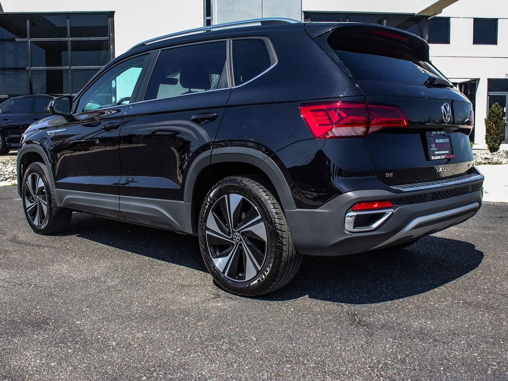 Used 2024 Volkswagen Taos SE w/ Taos Adventure Package (SXB) image 4