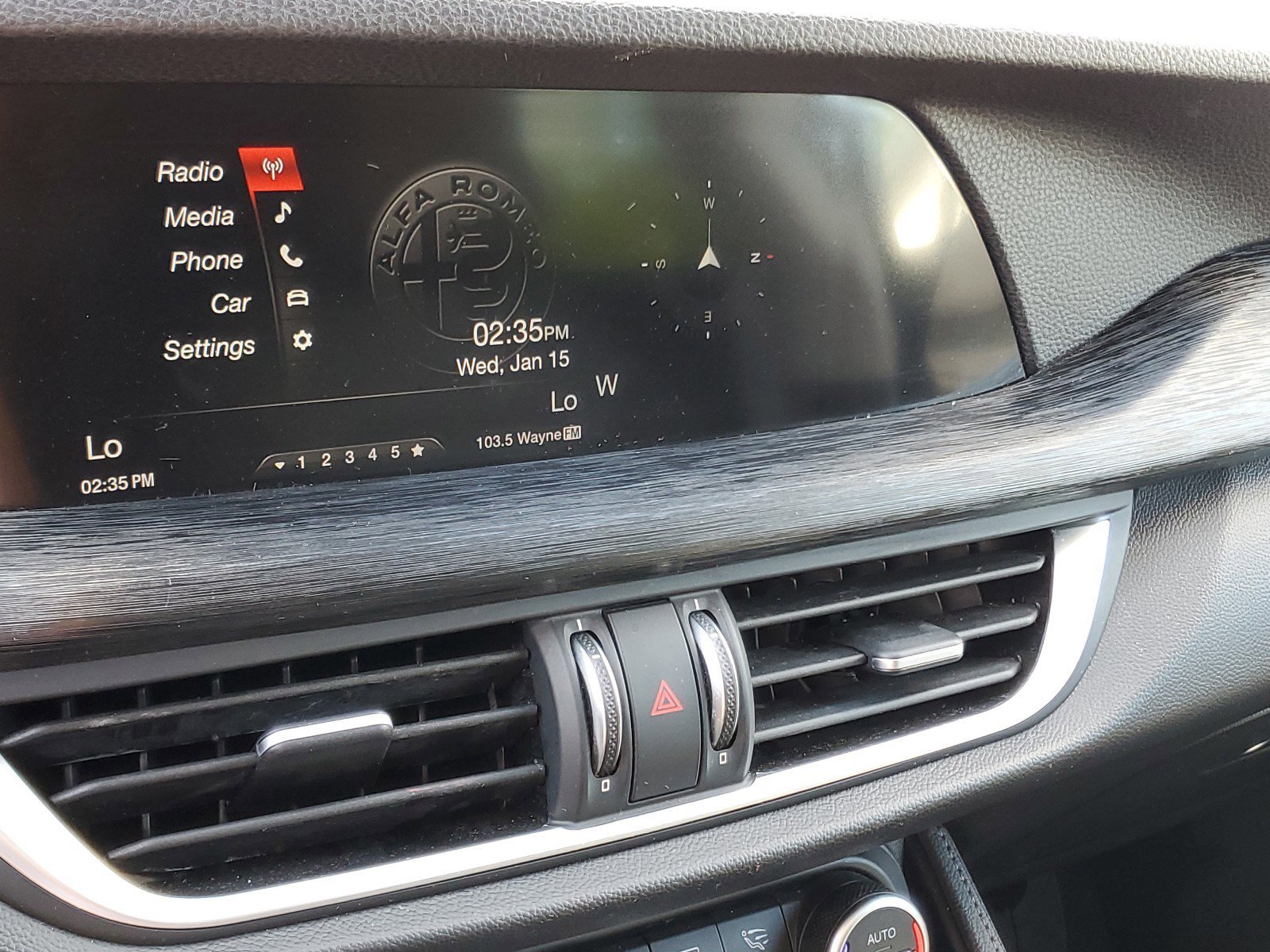 Used 2019 Alfa Romeo Stelvio AWD image 23