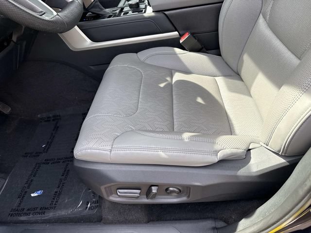 Used 2023 Toyota Tundra Limited AWD/4WD image 15