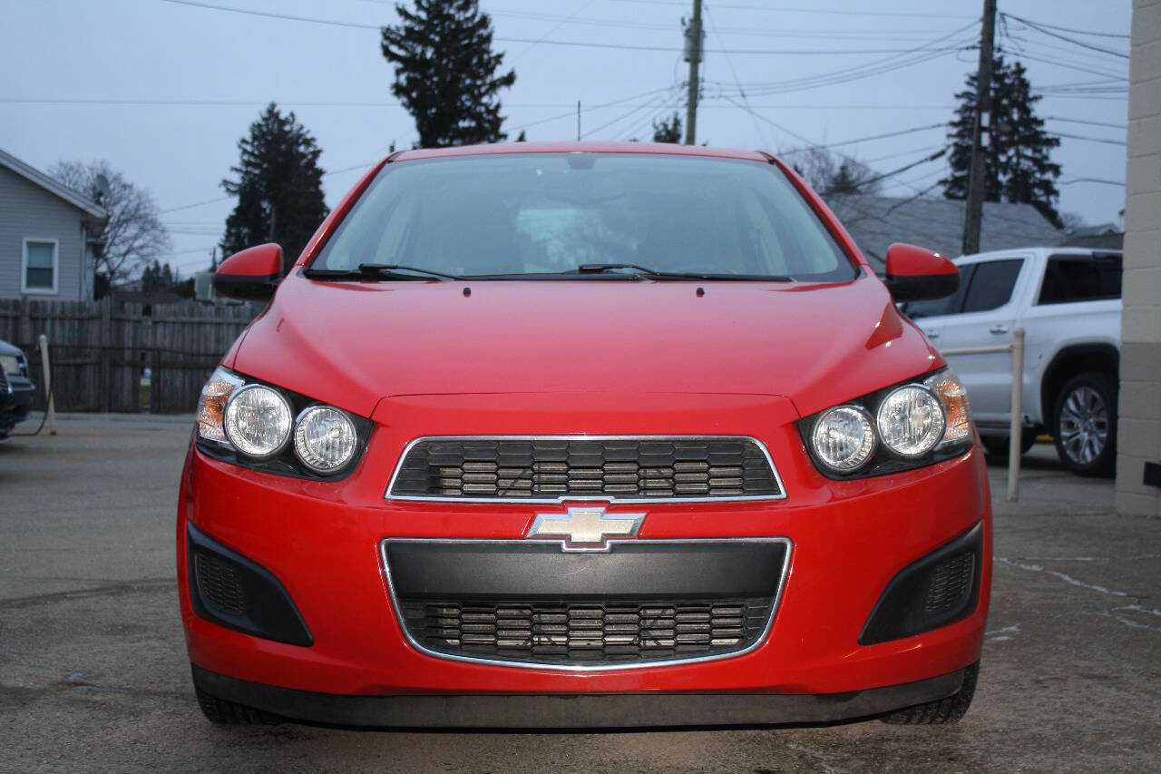 Used 2016 Chevrolet Sonic LT image 3
