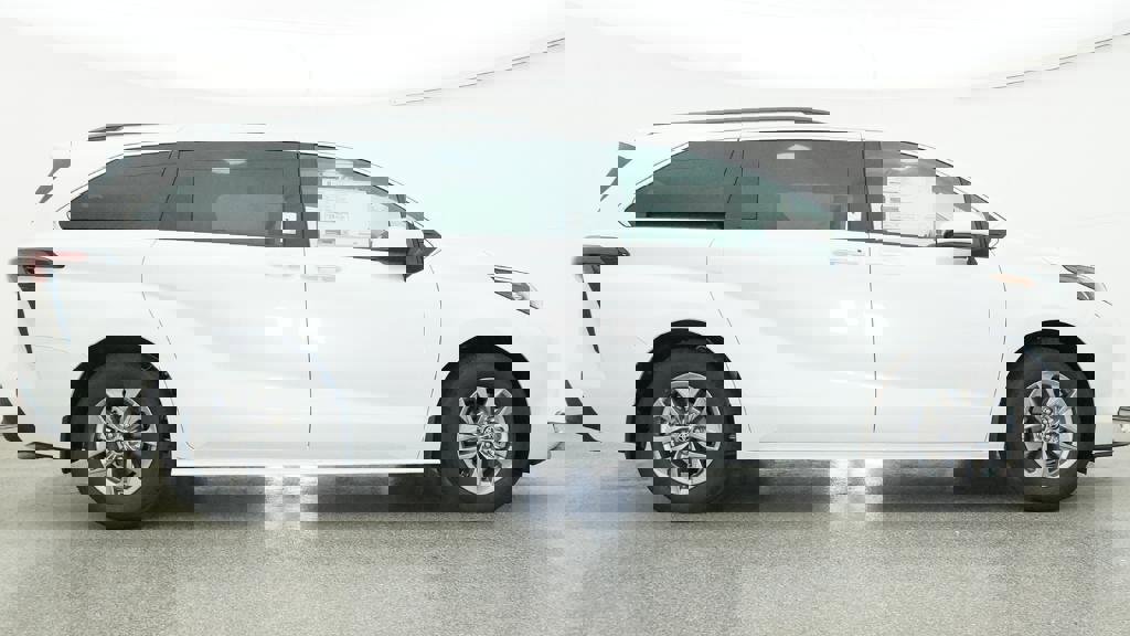 New 2026 Toyota Sienna XLE image 21