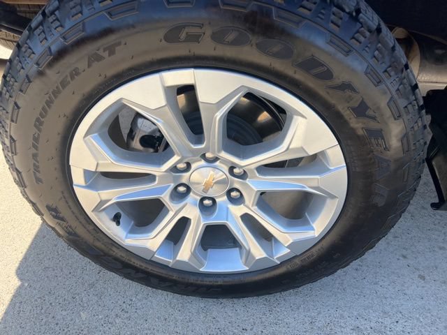 Certified 2024 Chevrolet Silverado 1500 LTZ w/ Z71 Off-Road Package AWD/4WD image 11
